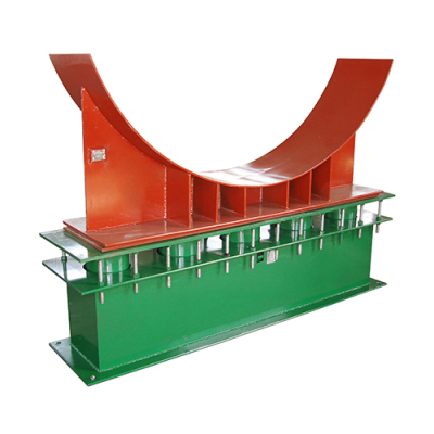 帶四氟(fu)滑闆鞍式滑動(dong)支座彈簧箱支(zhī)座